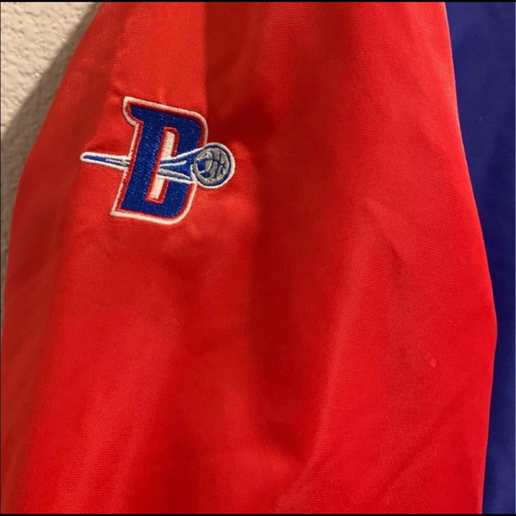 Detroit Pistons Bomber Jacket 🏀🚙 - Picture 5 of 7